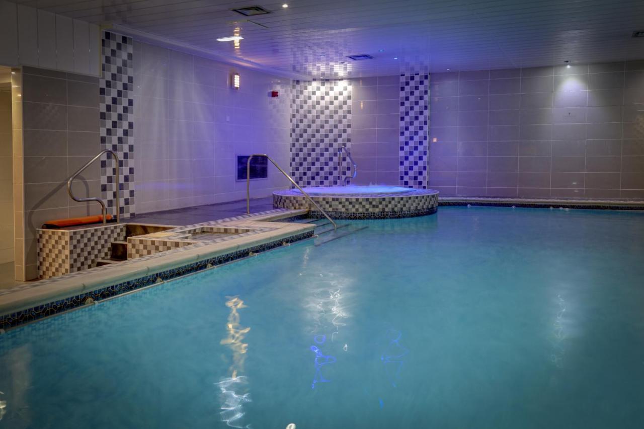 Burnley North Oaks Hotel And Leisure Club Extérieur photo