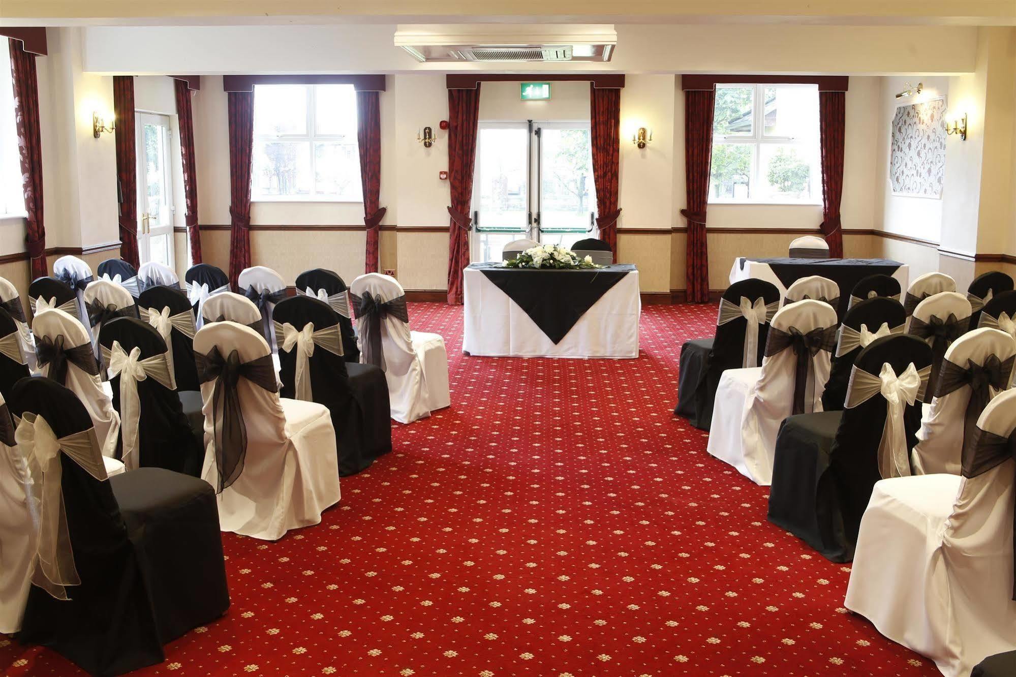Burnley North Oaks Hotel And Leisure Club Extérieur photo