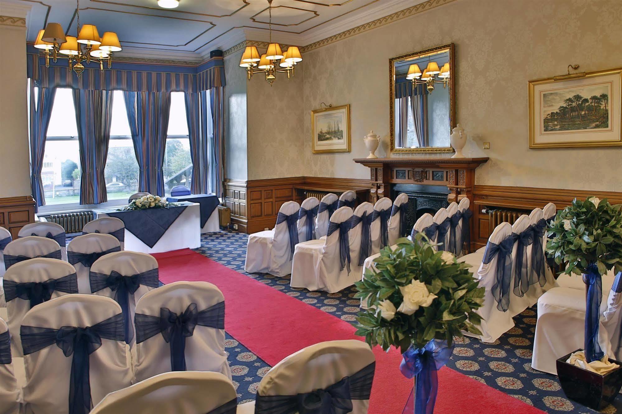 Burnley North Oaks Hotel And Leisure Club Extérieur photo