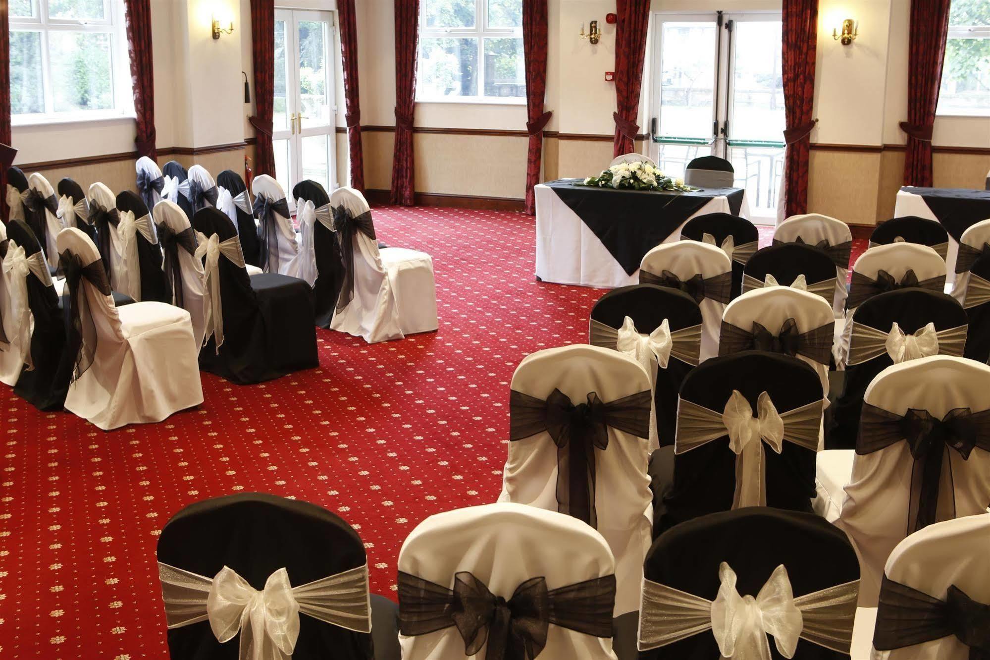Burnley North Oaks Hotel And Leisure Club Extérieur photo
