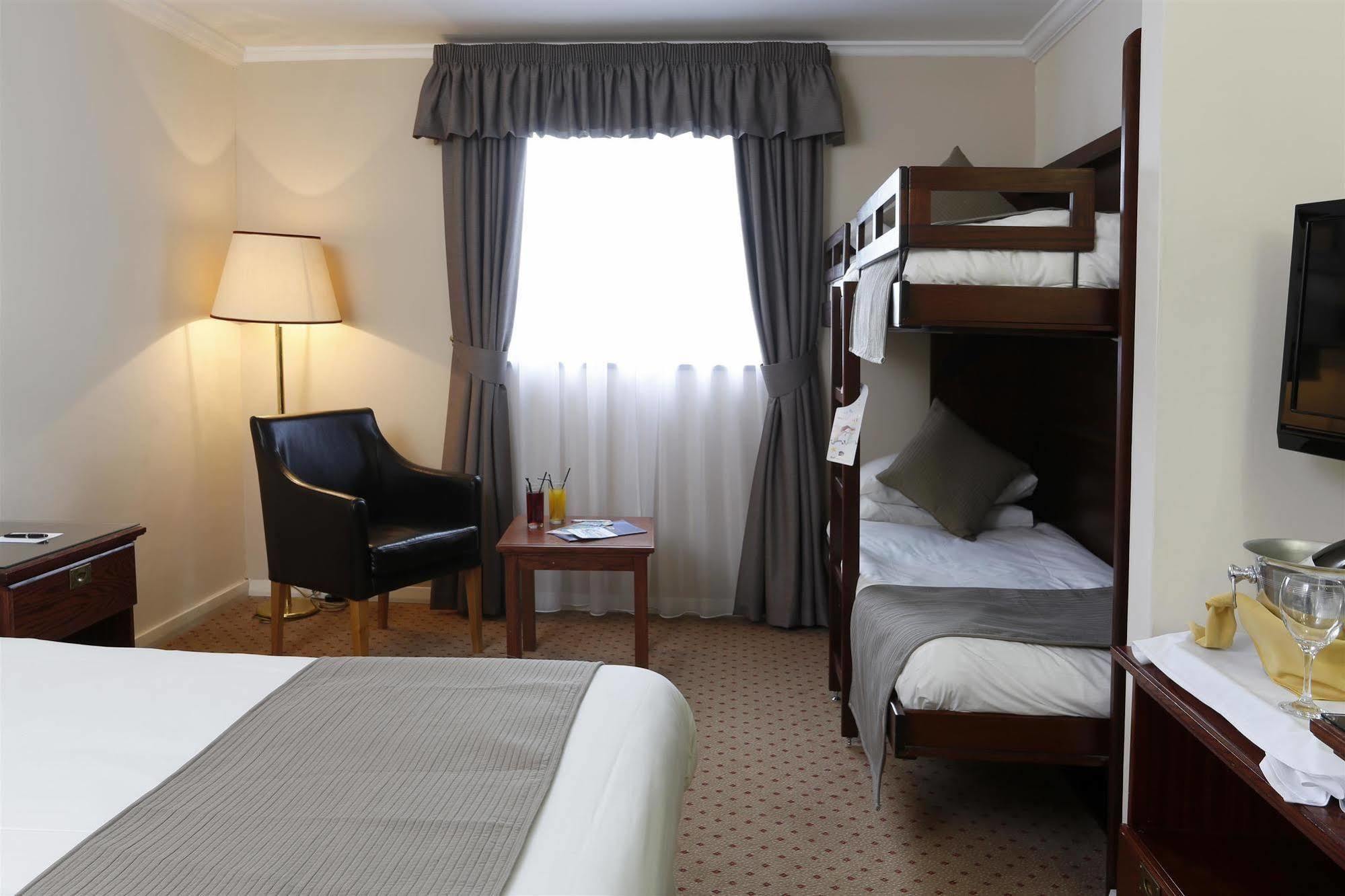 Burnley North Oaks Hotel And Leisure Club Extérieur photo