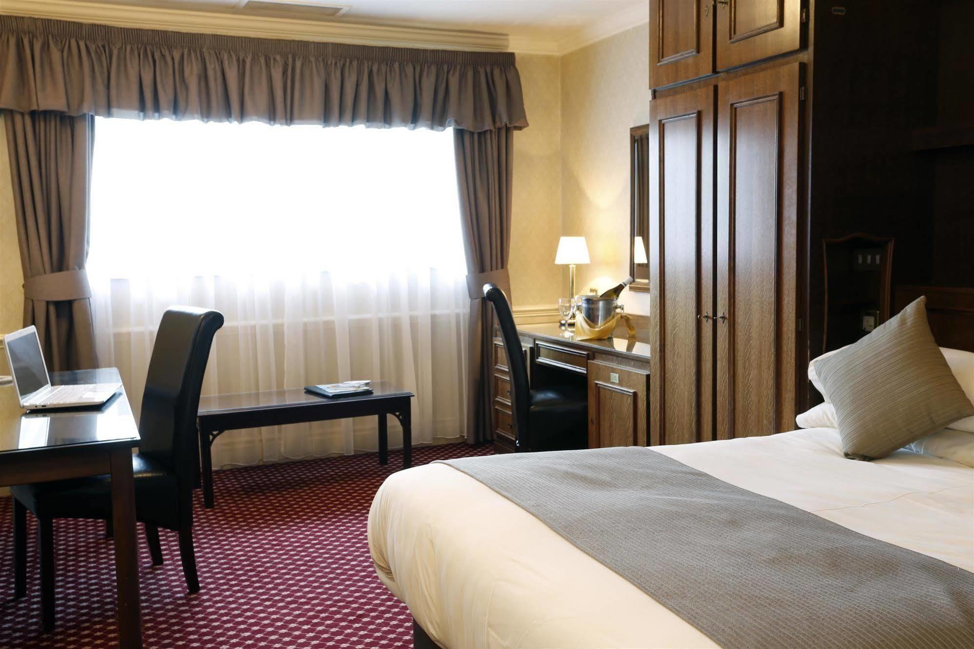 Burnley North Oaks Hotel And Leisure Club Extérieur photo